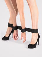 Bondage Boutique Spreizstange mit Hand- und Fussfesseln