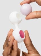 Lovehoney Tease and Tone Vibrierendes Liebeskugel Set