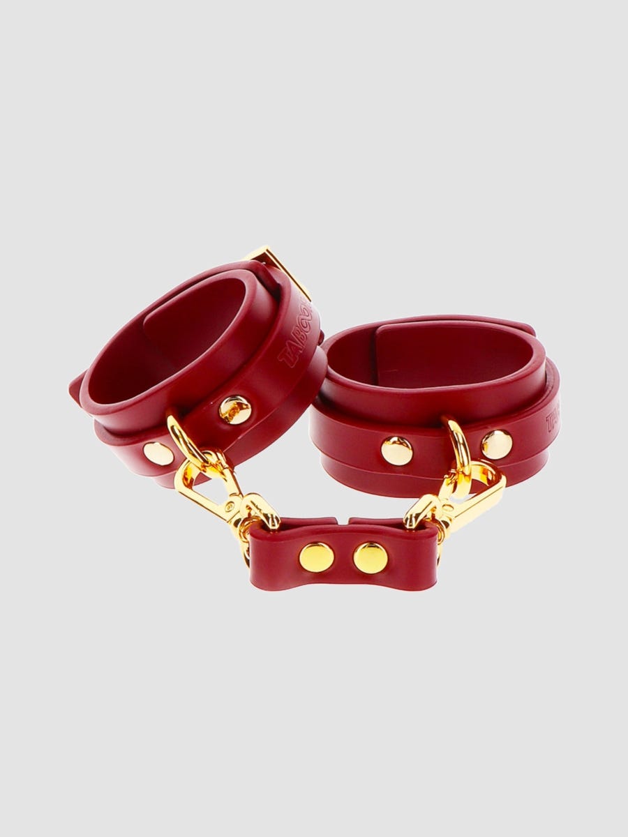 Taboom Bondage in Luxury Handfesseln