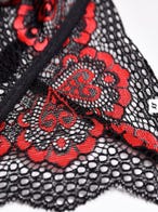 Megies Kollektion von Obsessive Spitze Closeup Amorana