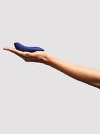 we-vibe melt midnight blue auflegevibrator amorana hand